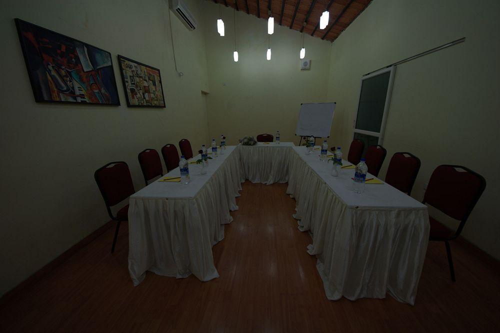 Hm Suites & Studios Bangalore Eksteriør bilde